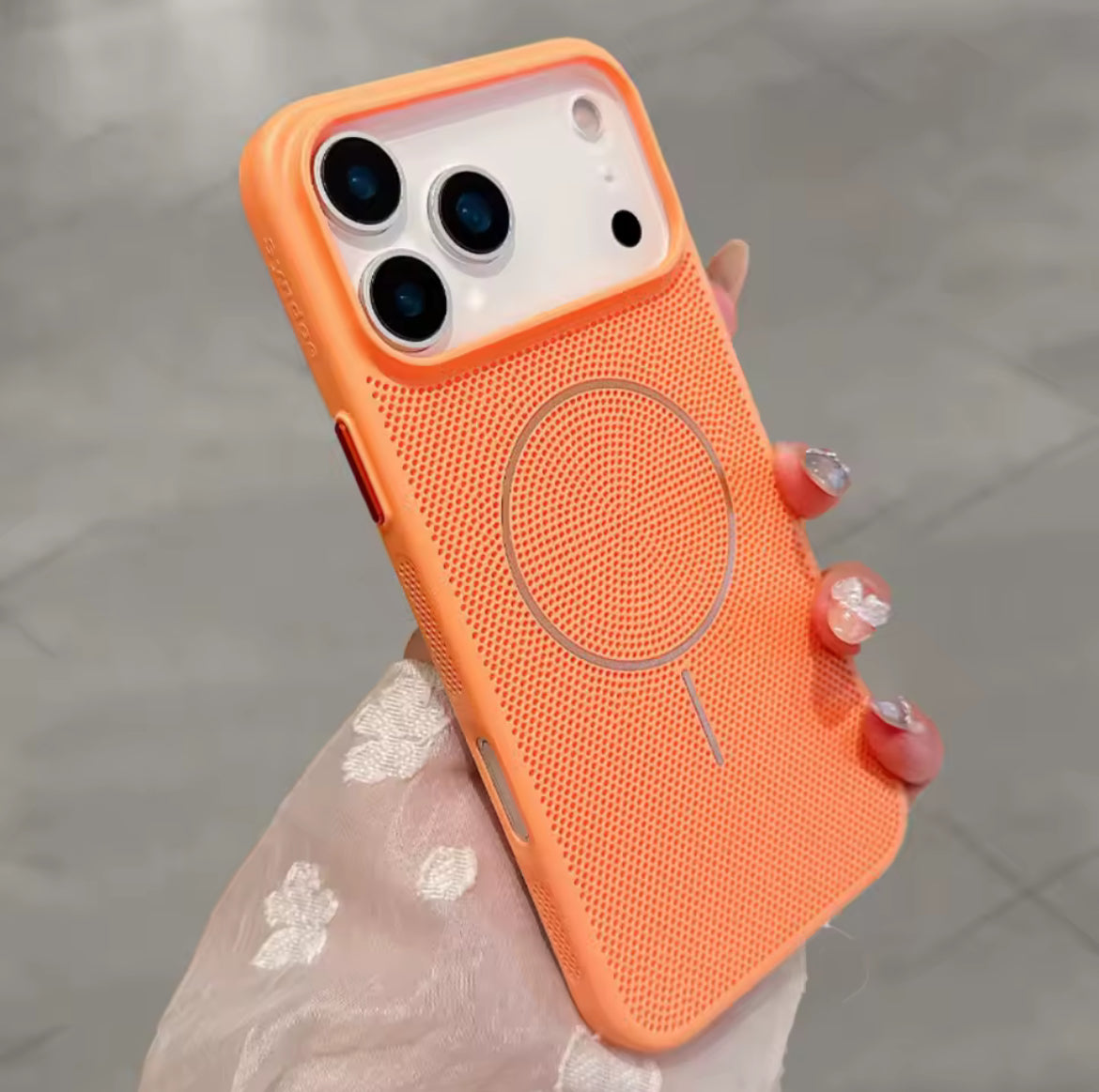 Coque percée MagSafe